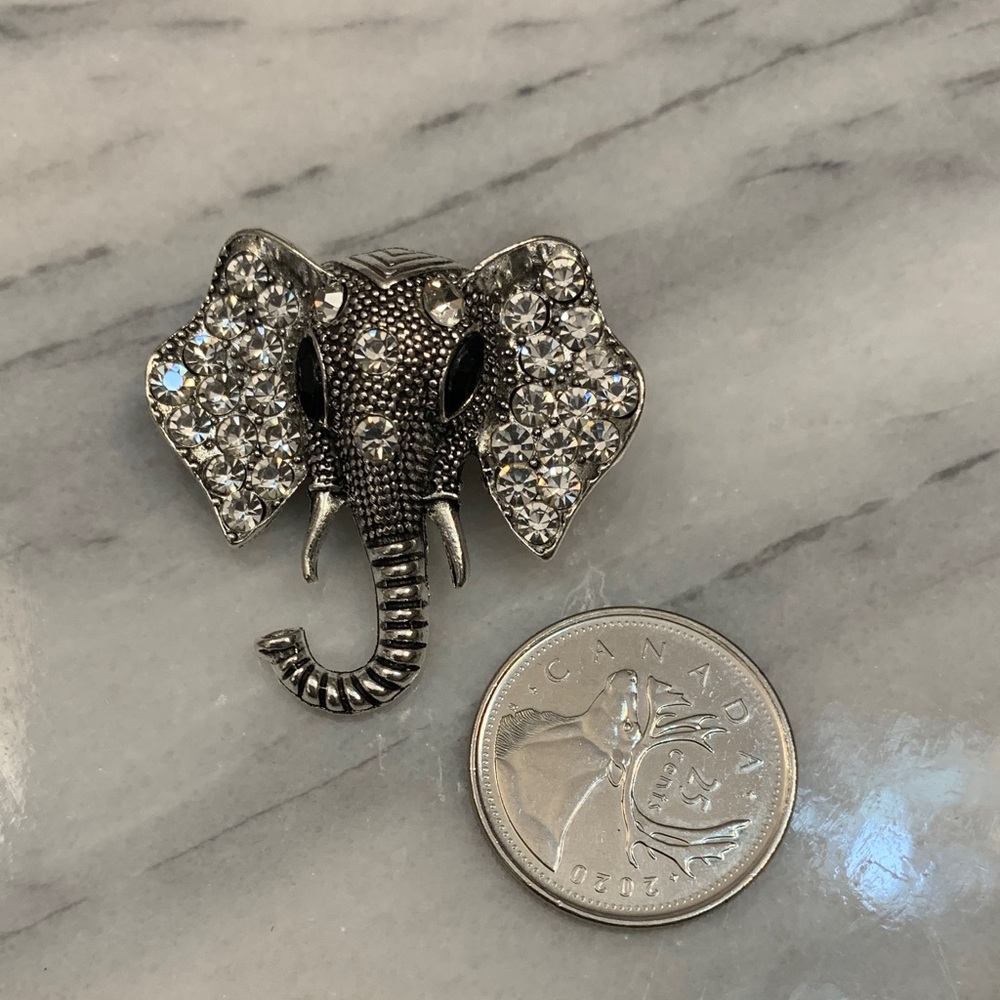 Elephant Brooch/Pin with Sparkly Rhinestones - Picture 2 of 3